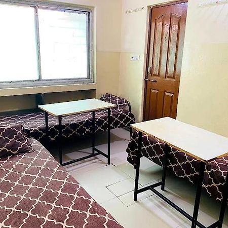Aashiyana Boys Hostel Indore Buitenkant foto