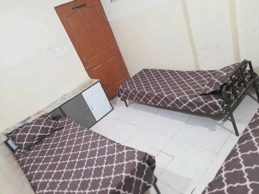 Aashiyana Boys Hostel Indore Buitenkant foto